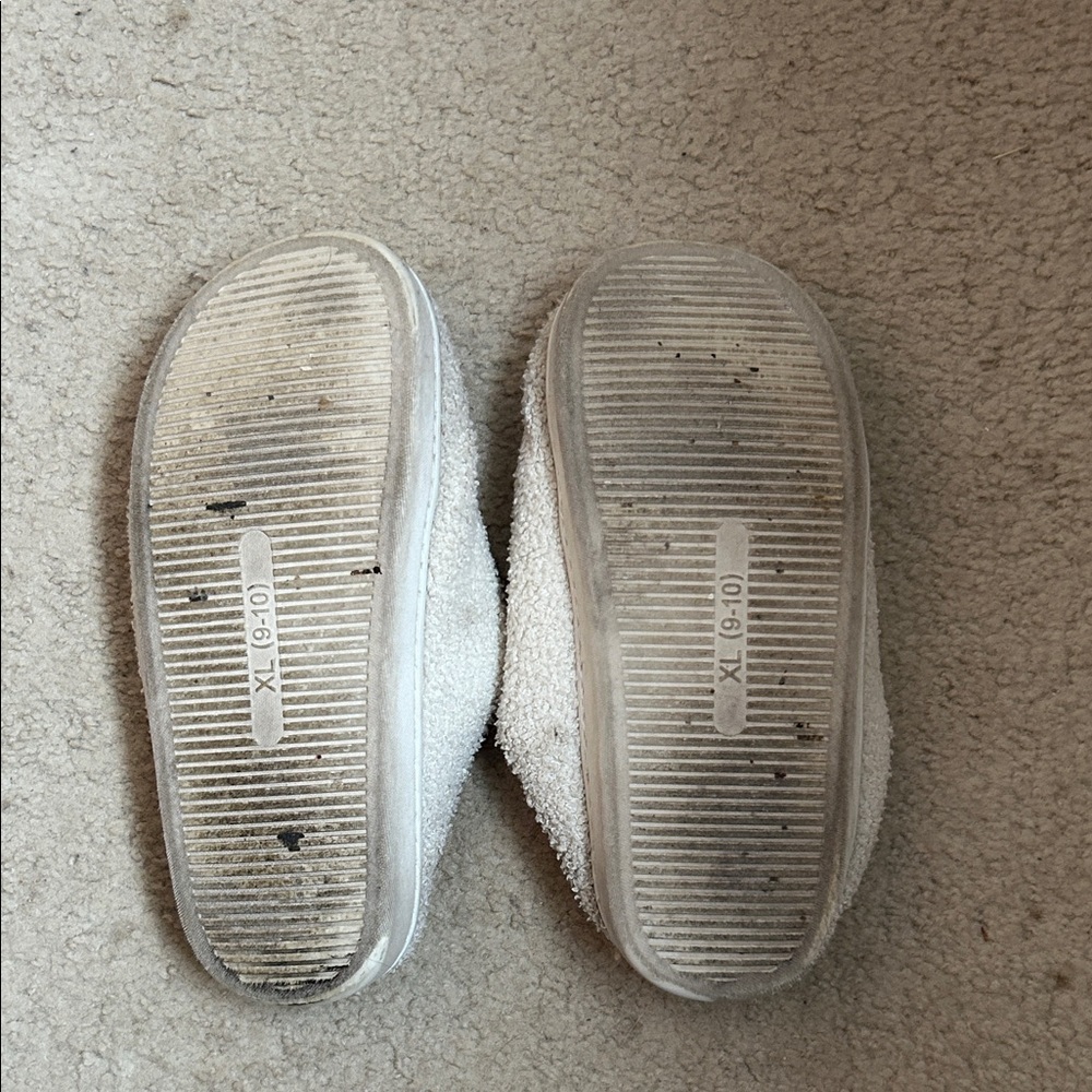 Womens used worn slippers - Picture 5 of 5